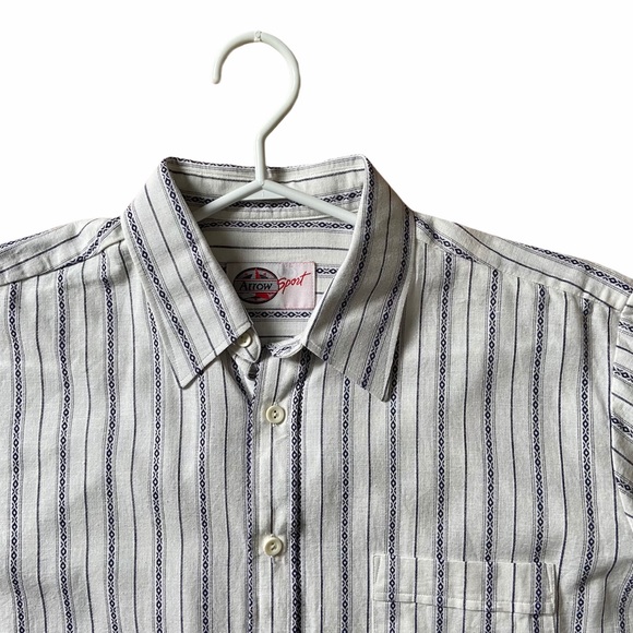 Men’s Striped Pattern Short Sleeves Shirt, Large - Picture 3 of 8
